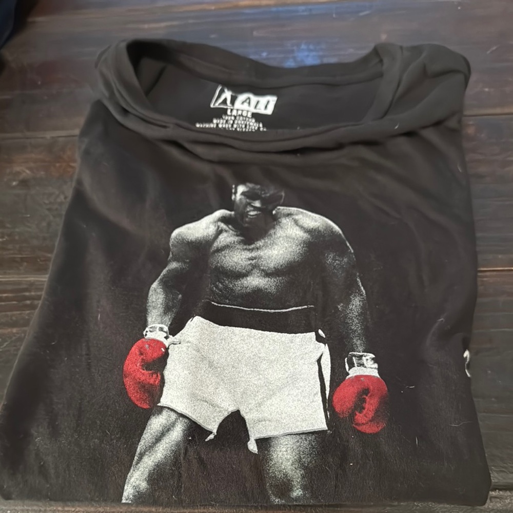 ALI Graphic T-Shirt with Red Gloves